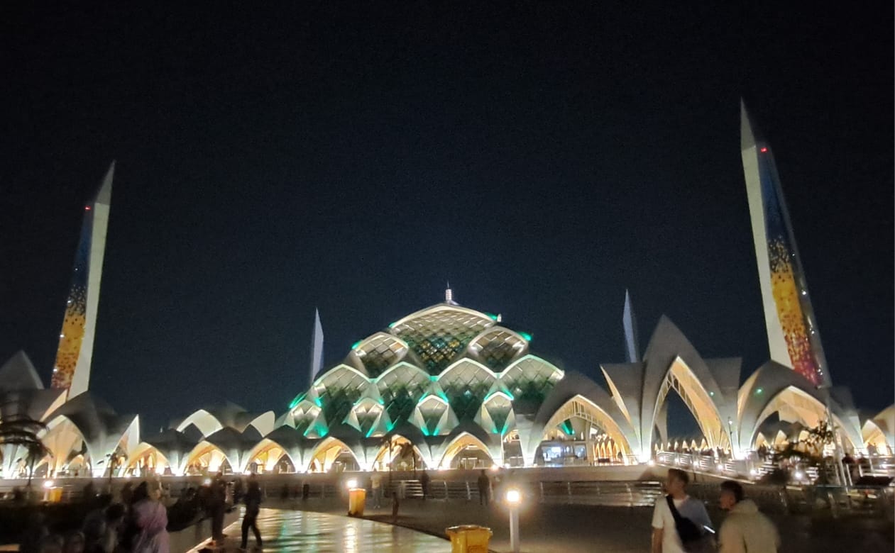 Masjid Raya Al Jabbar, Daya Tarik Wisata Religi Baru di Jawa Barat