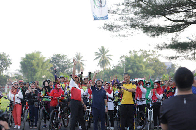 Gowes Hingga Makan kerupuk Bersama Pj Bupati Muba