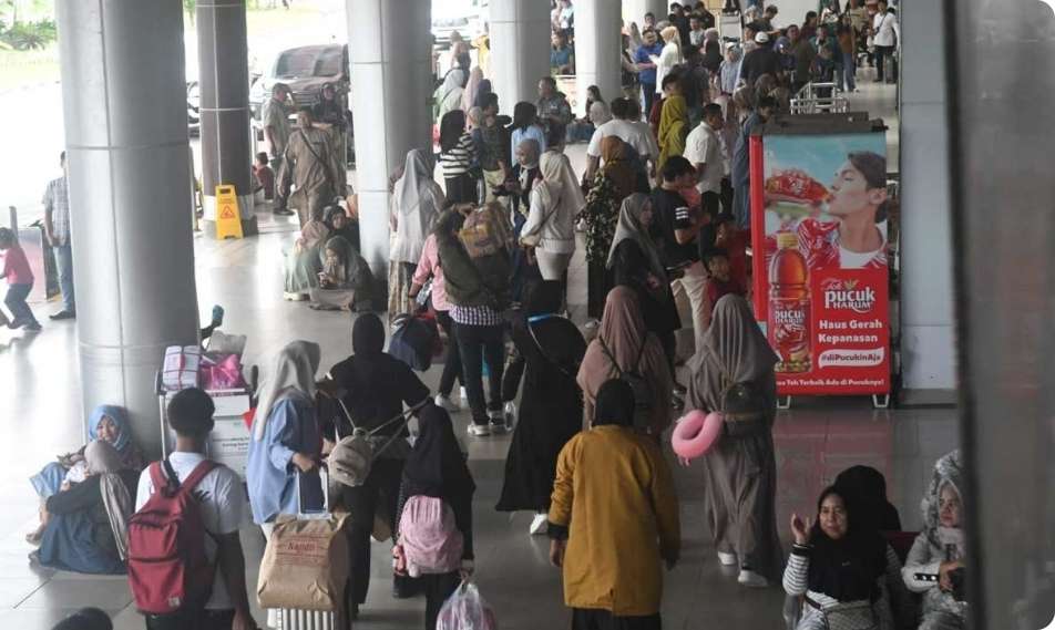 Puncak Arus Balik Nataru Padati Bandara SMB II Palembang