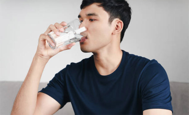 Manfaat Minum Air Putih Hangat di Pagi Hari