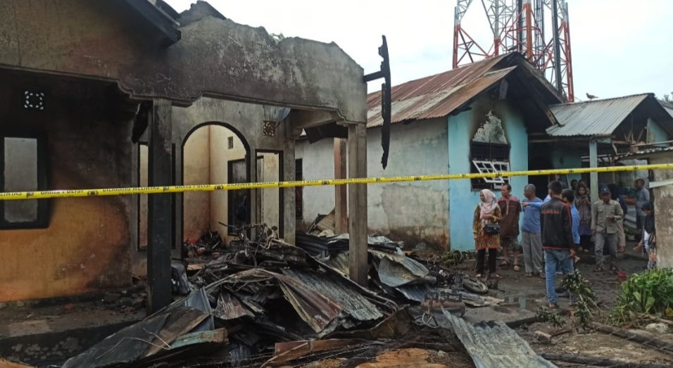 Api Sambar Jeriken Minyak di Lubuklinggau, 2 Rumah Terbakar, 1 Luka Bakar