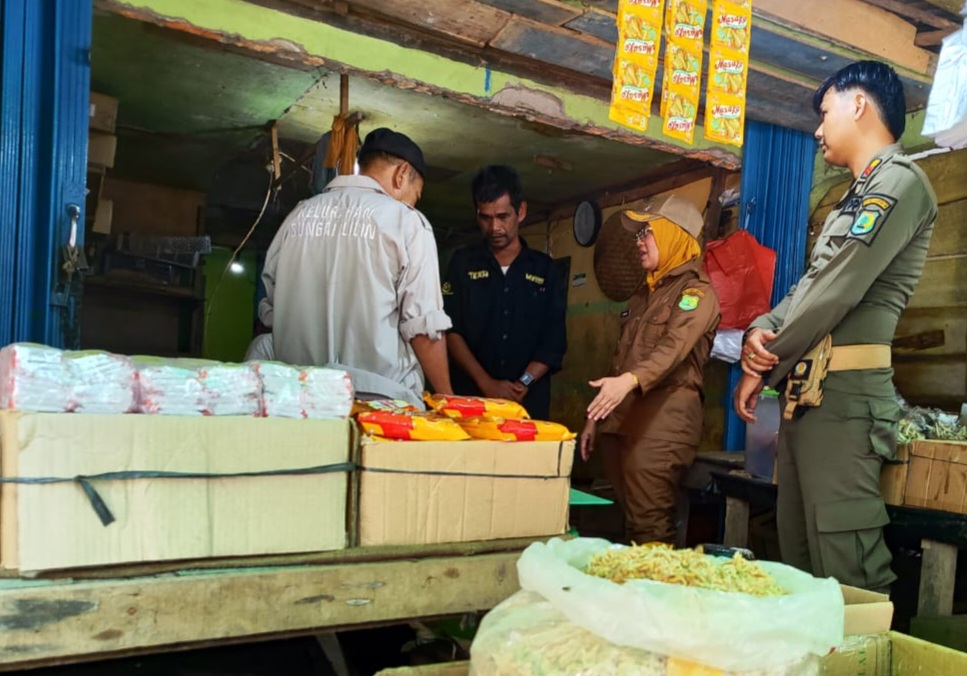 Lurah Sungai Lilin Kembali Turun Ke Jalan Simpang Puskesmas, Ini Himbauan Kepada Pedagang