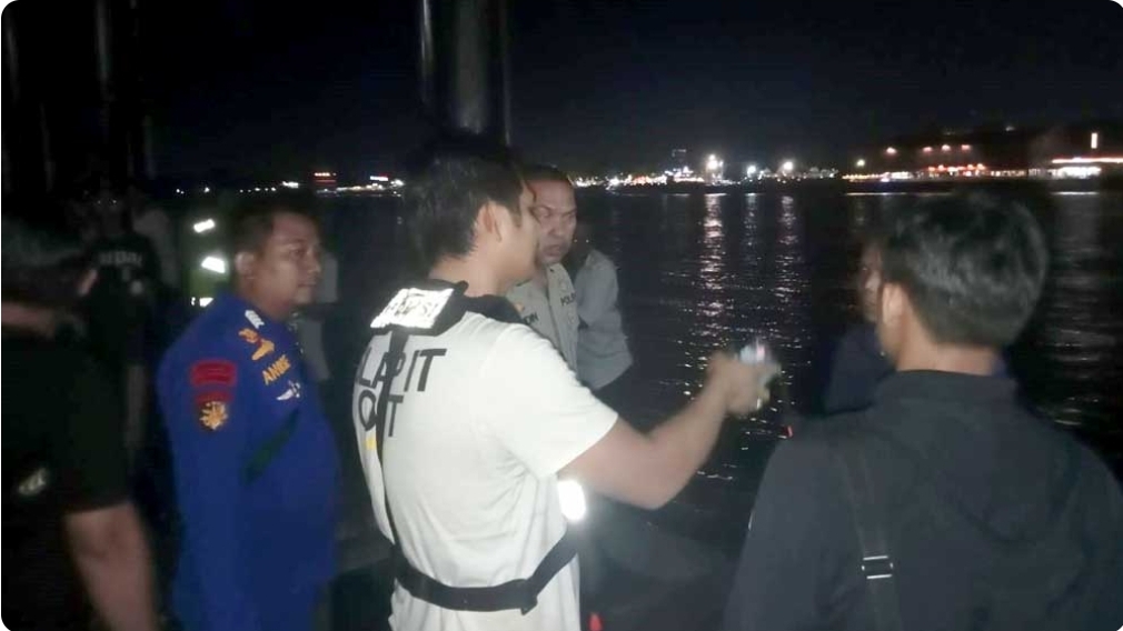 Juru Parkir di Palembang Nekad Terjun Dari Atas Jembatan Ampera, Diduga Mengalami Depresi