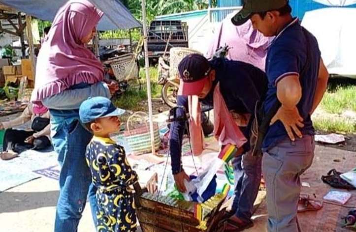 Pedagang Dari Cirebon Masuk, Mainan Gamelan Mini Viral di Ngulak Sanga Desa