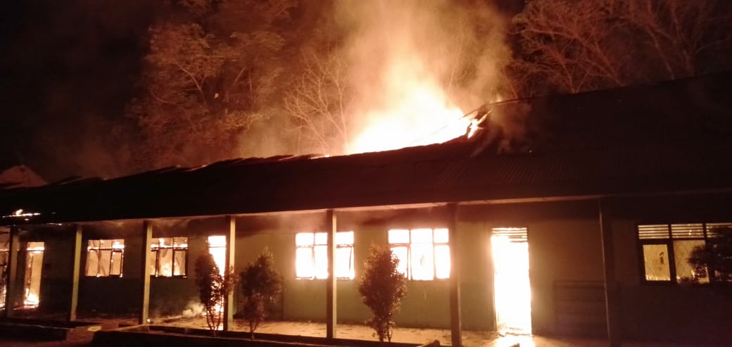 Diduga Korsleting, Empat Ruang SD di Kecamatan Lais Ini Terbakar, Siswa Masih Tetap Belajar
