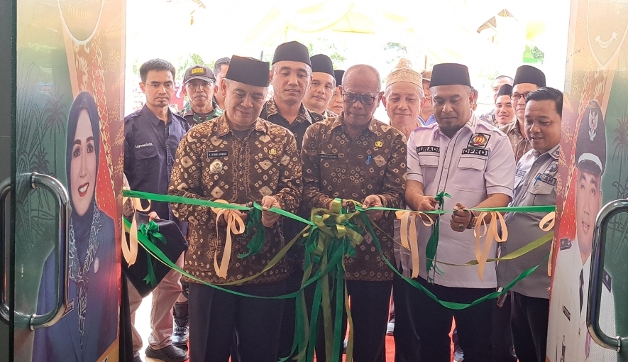 Pemdes Pinang Banjar Resmikan Komplek Perkantoran Desa Baru