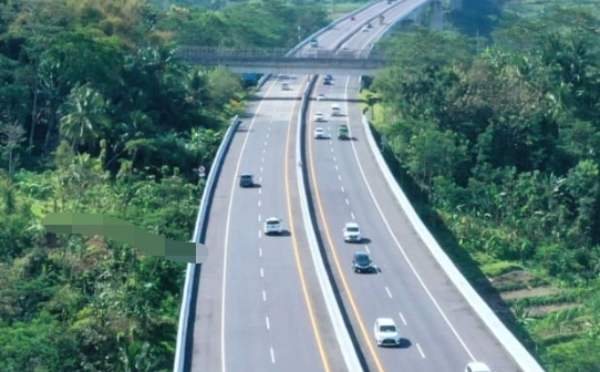 Tinggalkan Cara Berkendara 'Line Hogging' Ketika di Tol, Membahayakan Pengendara Lain