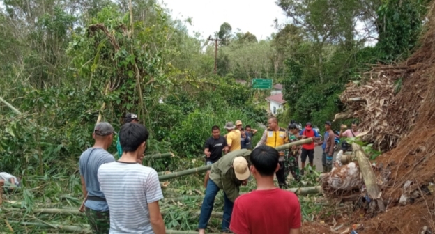 Longsor, Hati-hati melintas Jalan Kerte Dewe Kota Pagaralam 