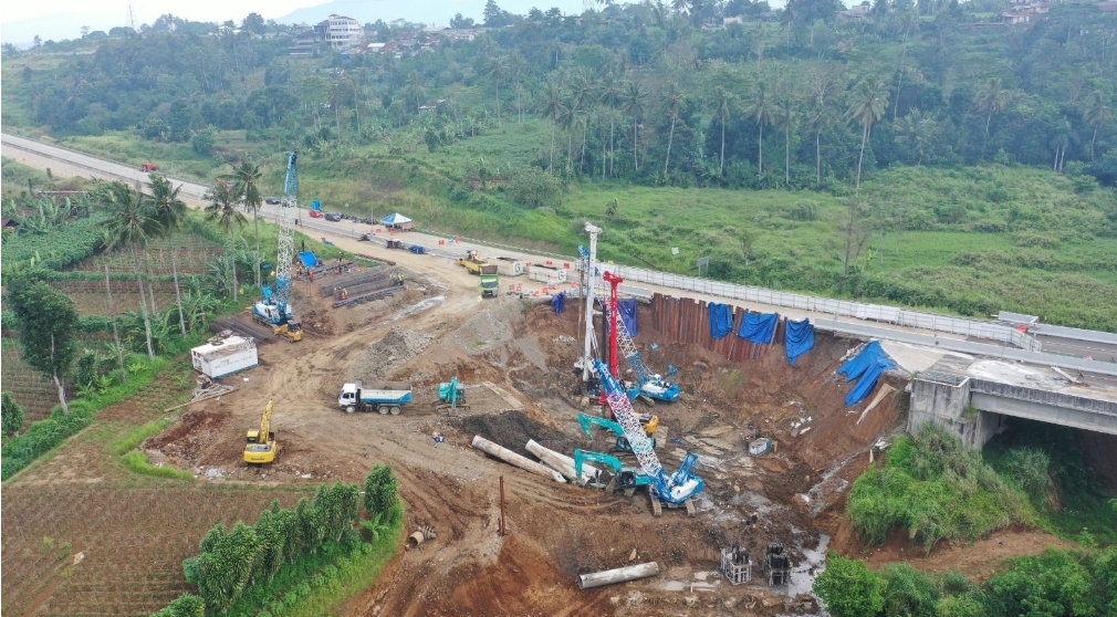 Akhir Tahun 2024 Penanganan Longsor Tol Bocimi Rampung