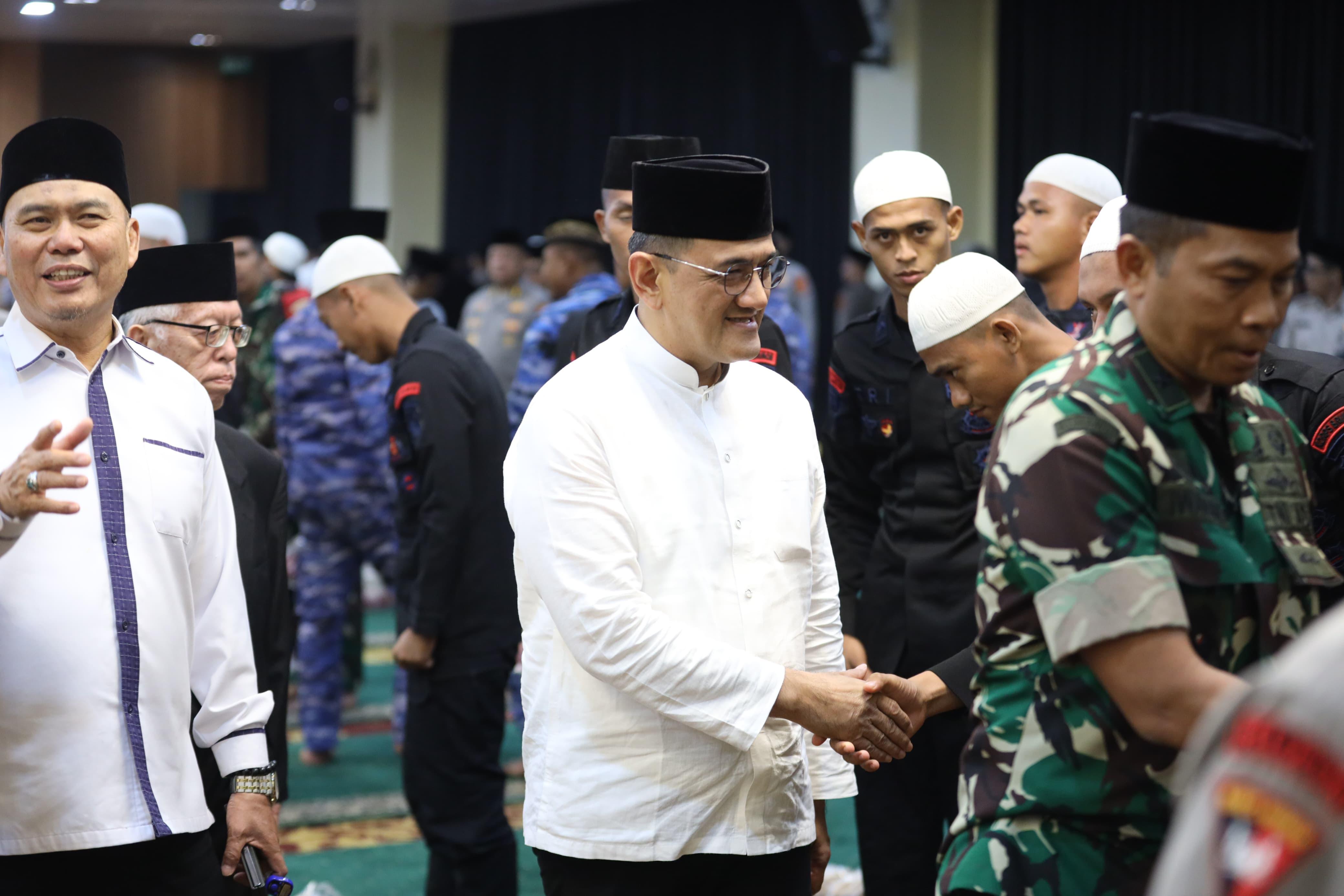 Polda Sumsel Gelar Maulid Nabi, Sekda Edward Candra dan Kapolda Ajak Masyarakat Perkuat Persatuan