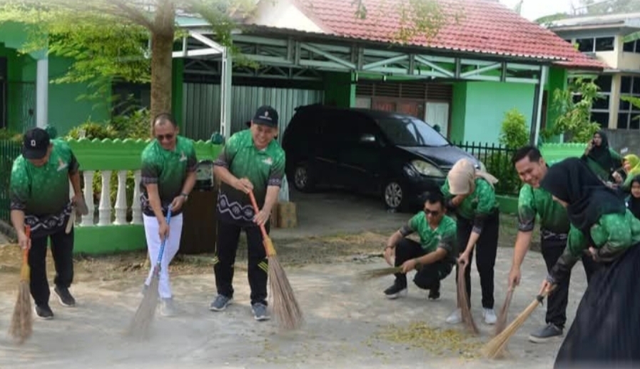Kemenag Muba Gelar Senam Sehat & Gotong Royong, Perkuat Kerukunan dan Kebersamaan ASN