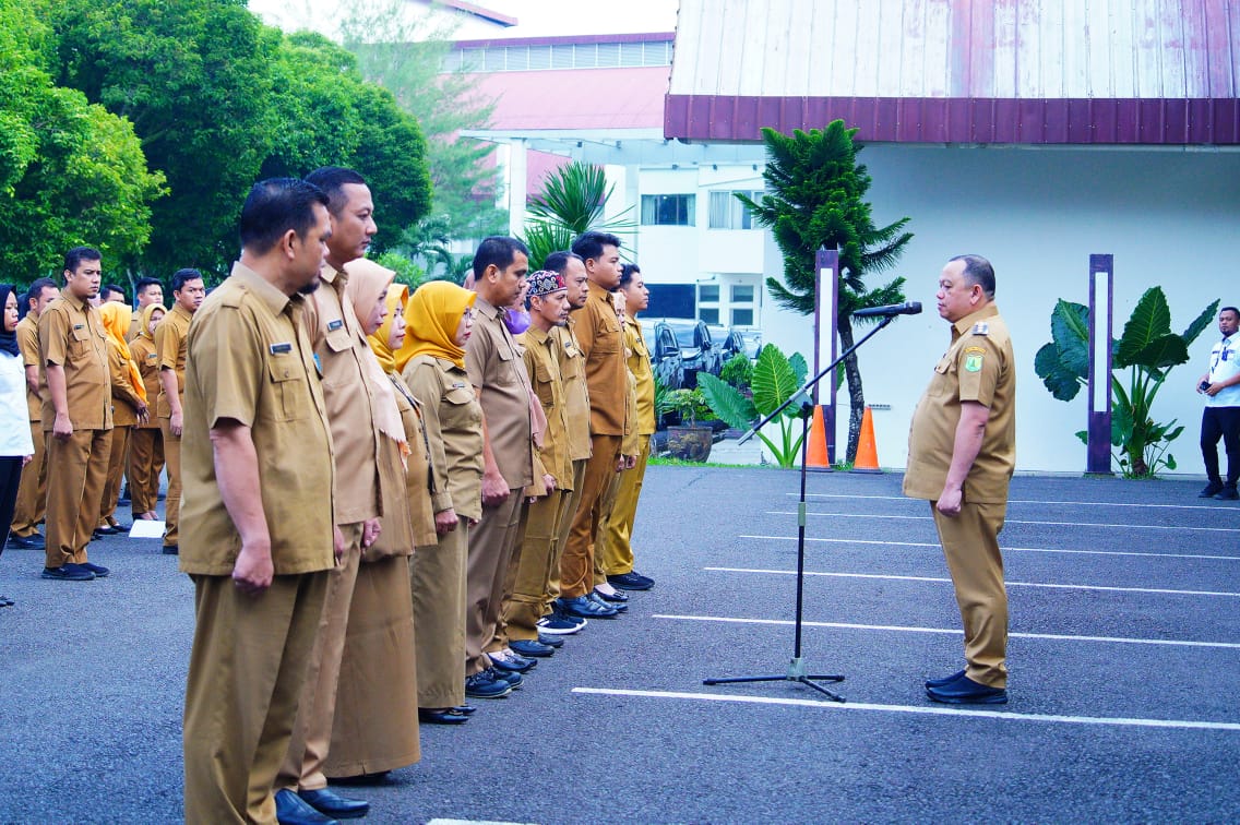 Pj Bupati Muba H Sandi Fahlepi Pimpin Apel Rutin Hari Senin di Setda Muba