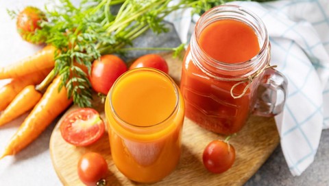 Kombinasi Jus Tomat dan Wortel Rupanya Punya Segudang Manfaat Buat Kesehatan, Apa Saja?