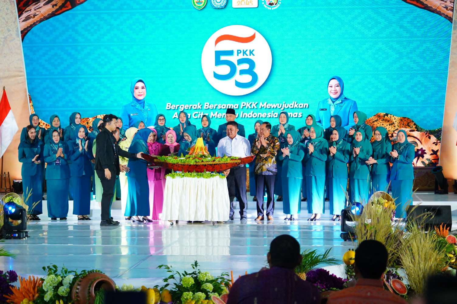 Ketua TP PKK Muba Hadiri Peringatan HKG ke-53 dan Rakon PKK serta Rakerda Dekranasda Sumsel 2025