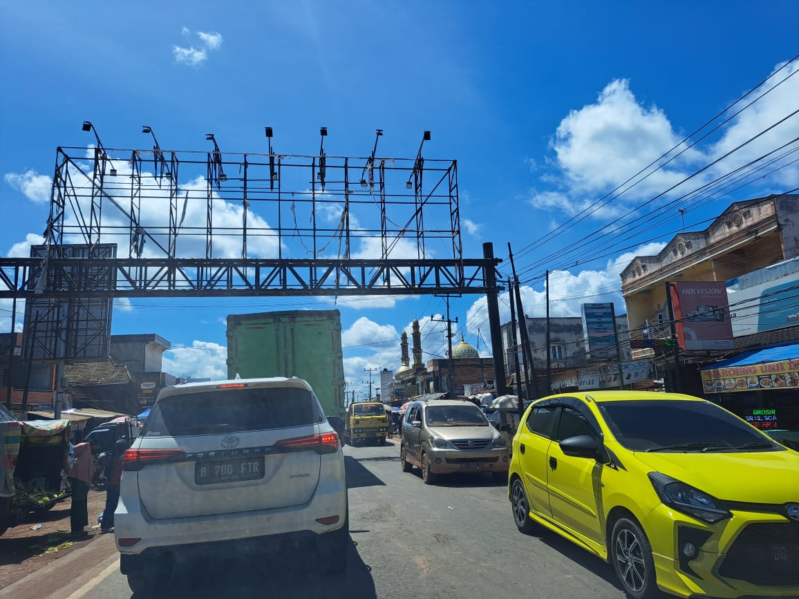 Jelang Pergantian Tahun Aktifitas Pasar Sungai Lilin Ramai, Arus Lalu lintas Jalintim Padat