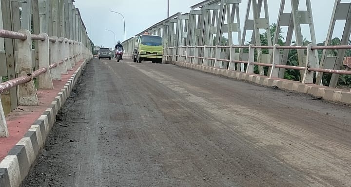 Sambut Arus Mudik 2023, Jembatan Beruge Diaspal Ulang 