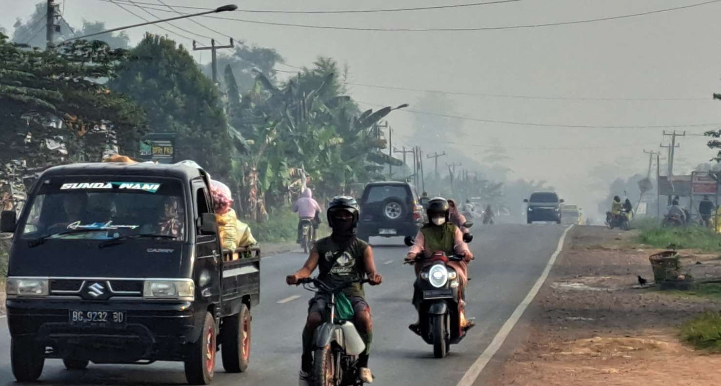 Sempat Menghilang, Kabut Asap Tipis Selimuti Jalintim Hari Ini