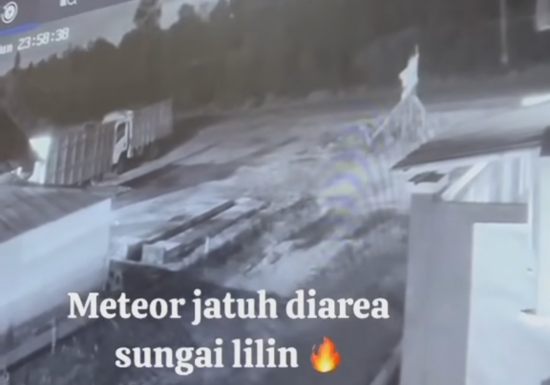 Viral di Medsos Video Mirip Meteor Jatuh di Sungai Lilin, Begini Kata Camat