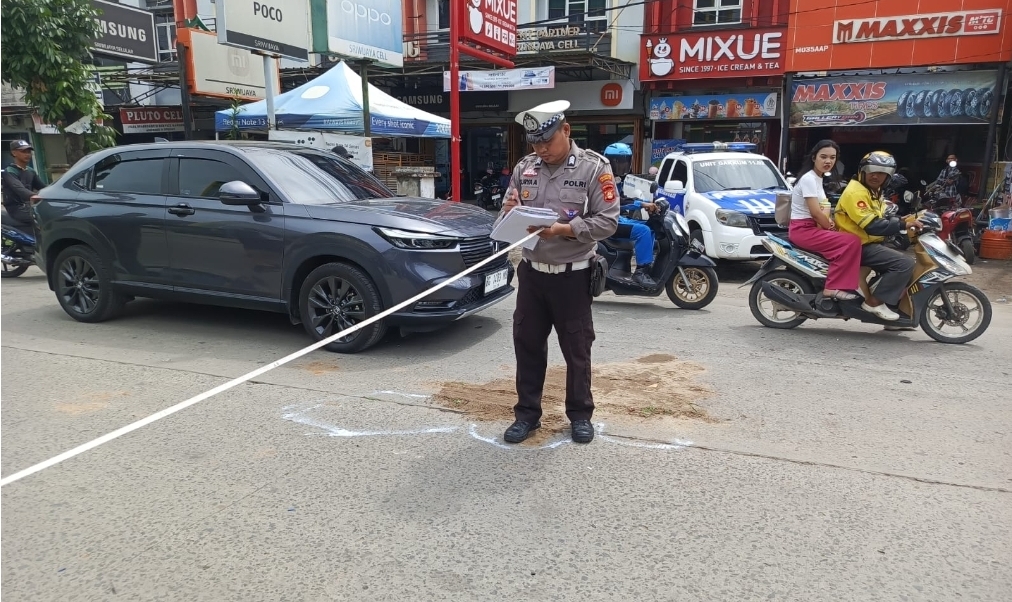 Gagal Salip Bus, Pemotor Wanita di Palembang Tewas di Tempat