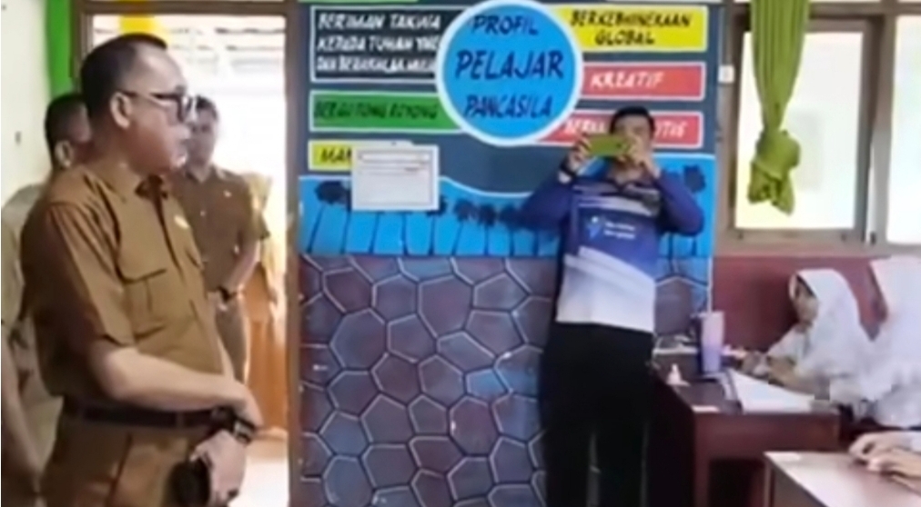 Hari Pertama Ujian Sekolah, Kadisdikbud Muba Tinjau Langsung SDN 11 Sekayu