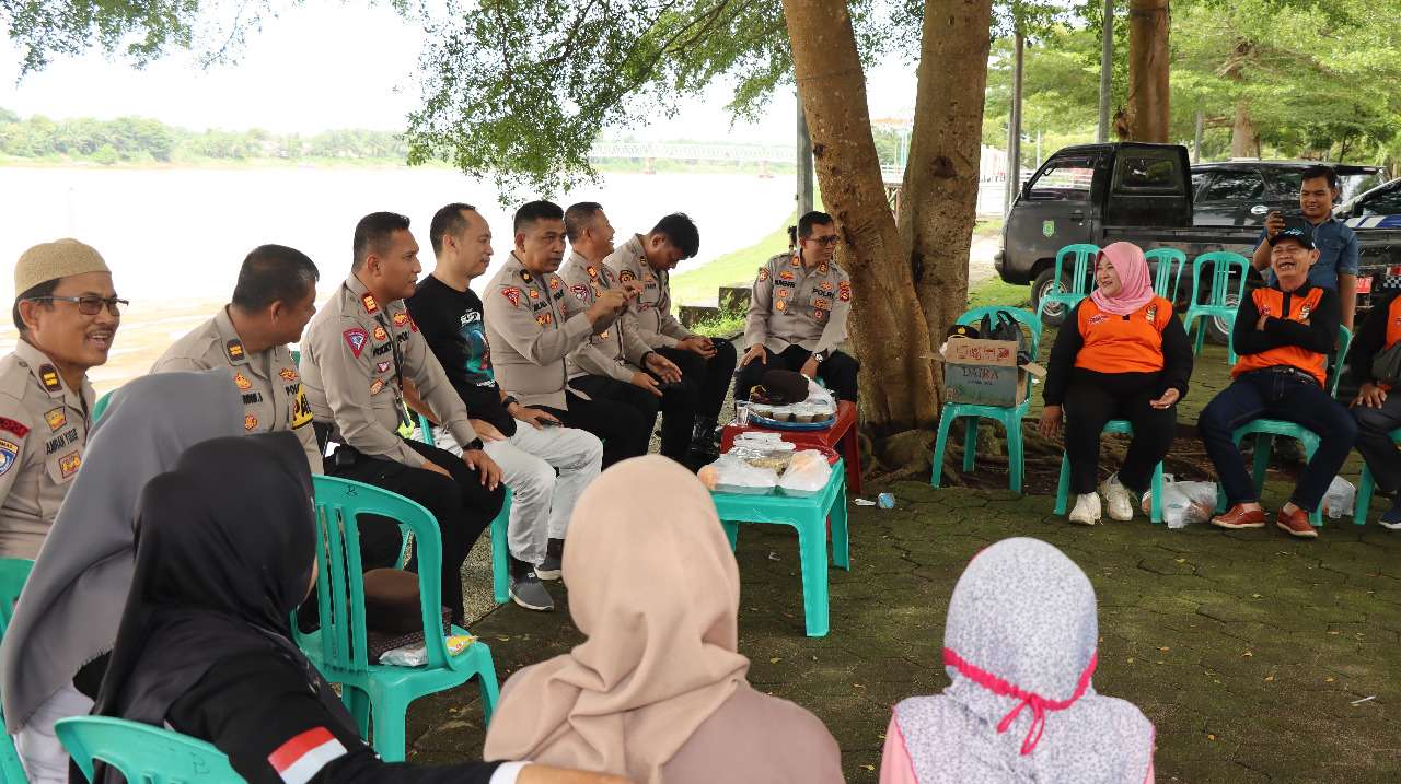 Kapolres Musi Banyuasin Dicurhati RT di Kota Sekayu, Minta Tindak Balapan Liar