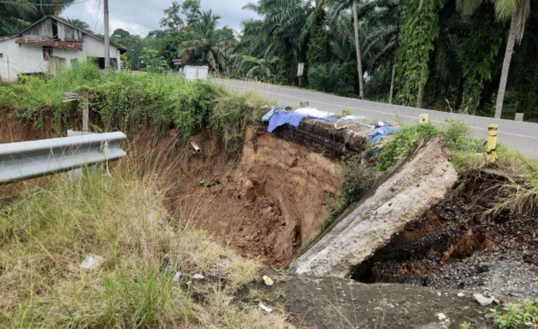 Longsor di Sanga Desa Ancam Putuskan Akses Sekayu–Lubuklinggau, Bupati Muba Surati Gubernur dan PUPR