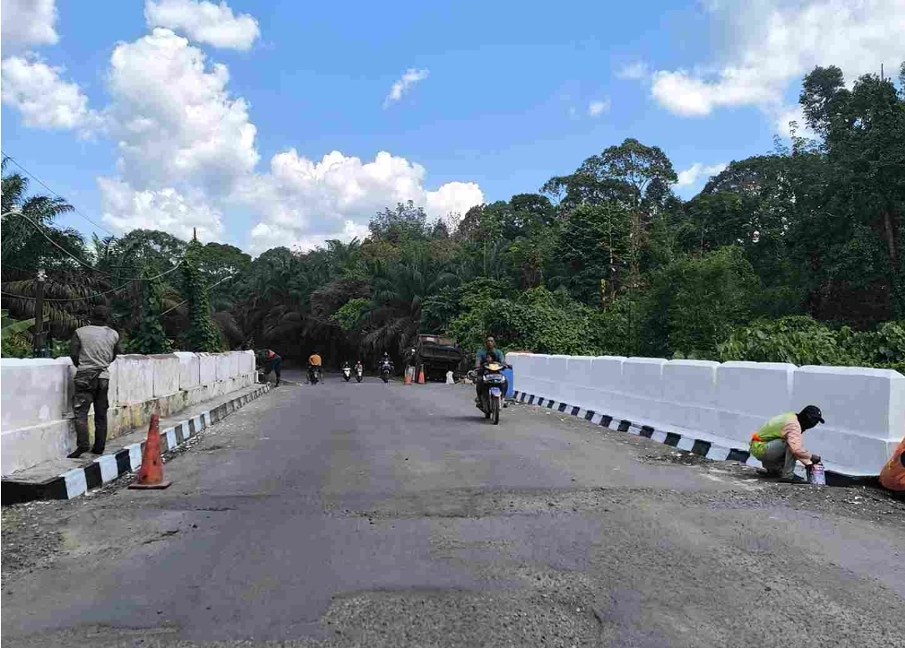 Wajah Baru Jembatan Air Pati, Warga Apresiasi Pengecatan Ulang dan Pembersihan Area Sekitar