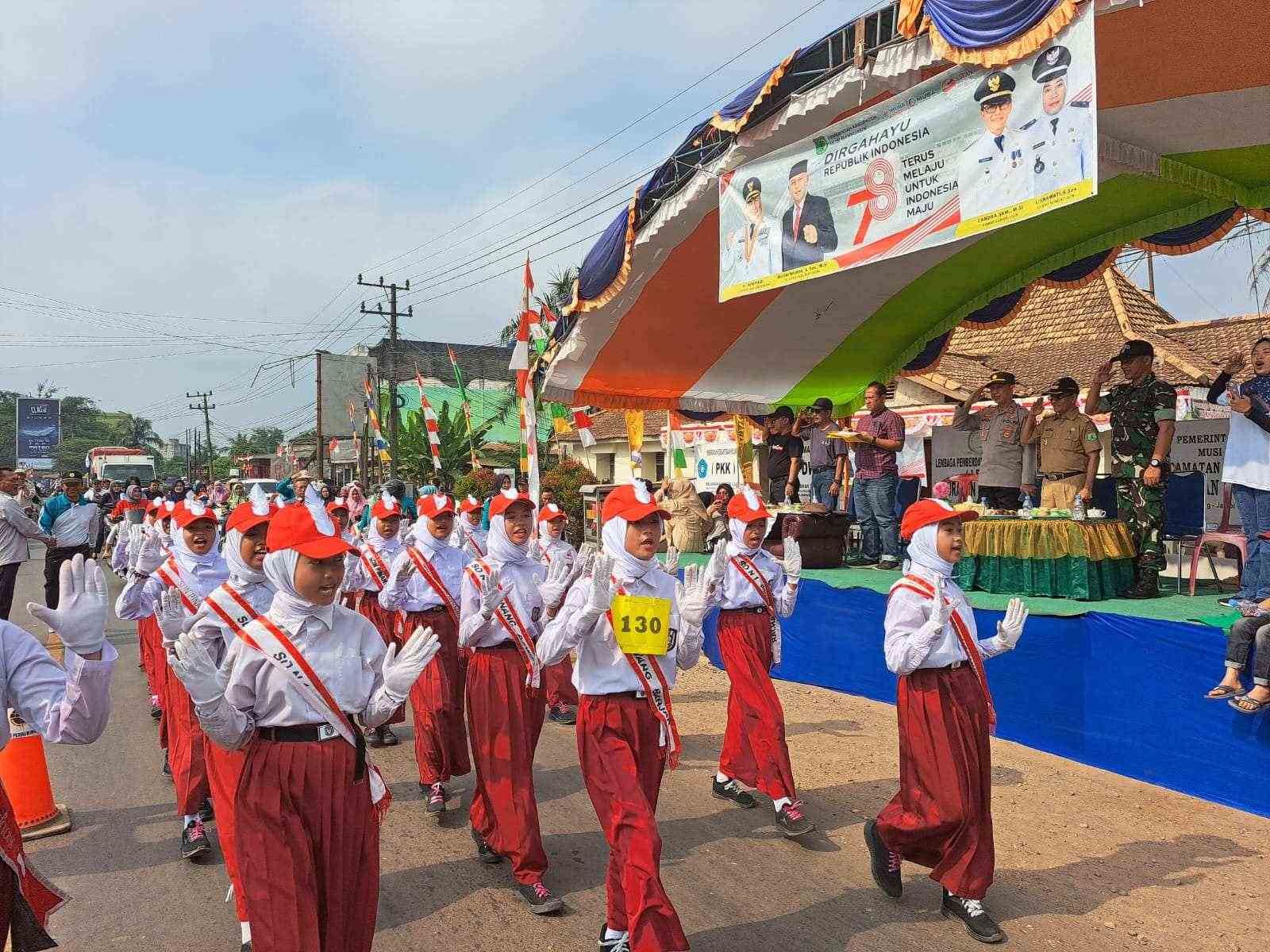 160 Tim Meriahkan Lomba Gerak Jalan Kecamatan Sungai Lilin, Peserta Mulai Dari Sekolah, Dinas Instasi dan Umum