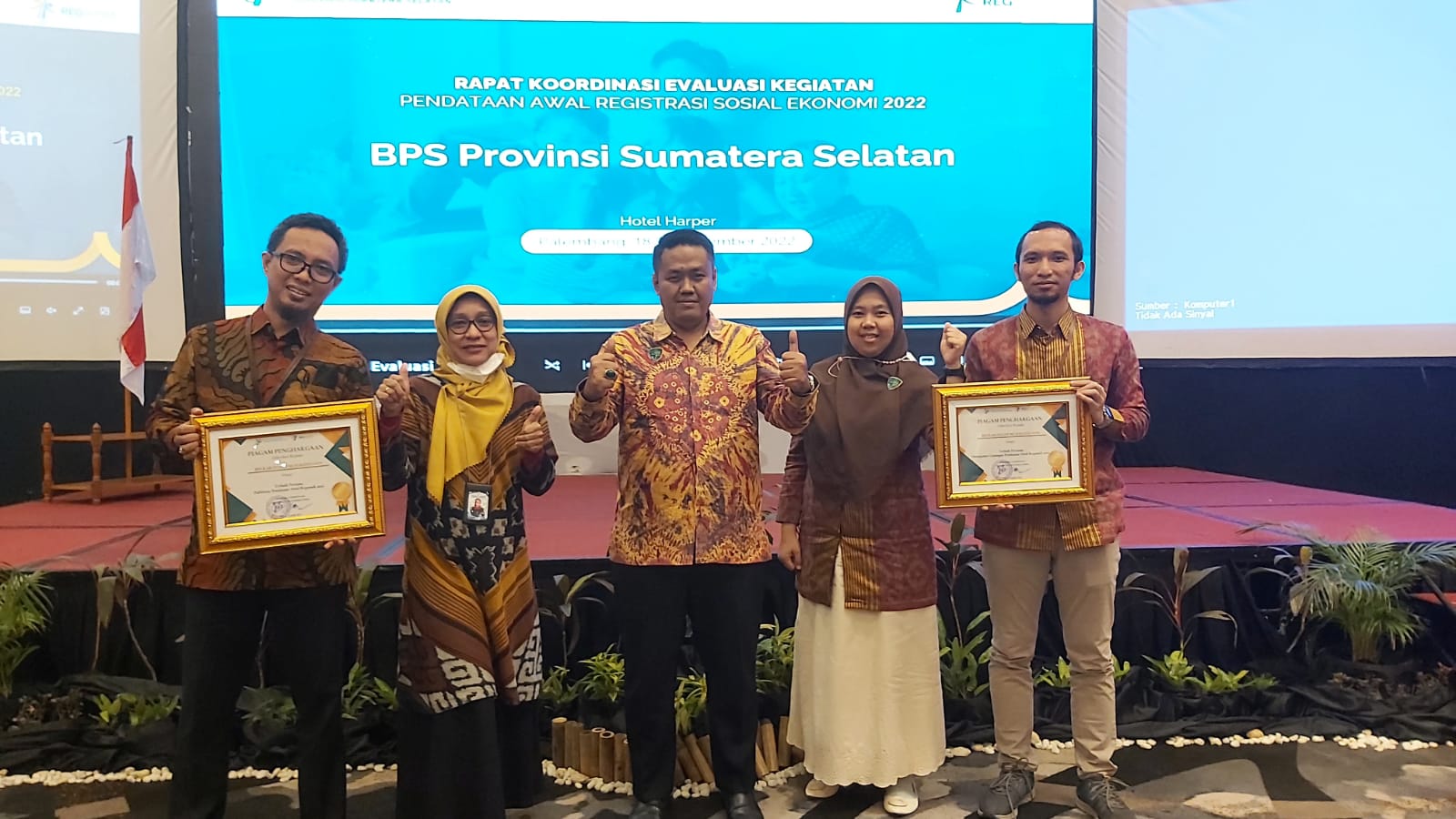 BPS Musi Banyuasin Raih 2 Penghargaan Pada Kegiatan Pendataan Awal REGSOSEK