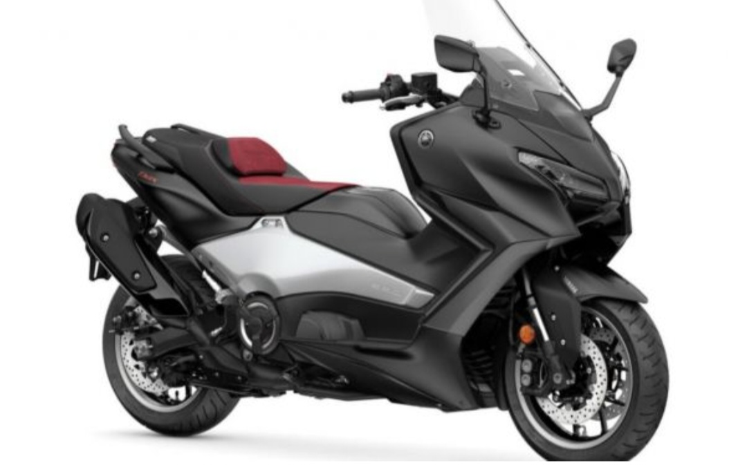 Yamaha TMAX 560 Black Max Edition 2026 Meluncur, Perayaan 25 Tahun Maxi Scooter Legendaris