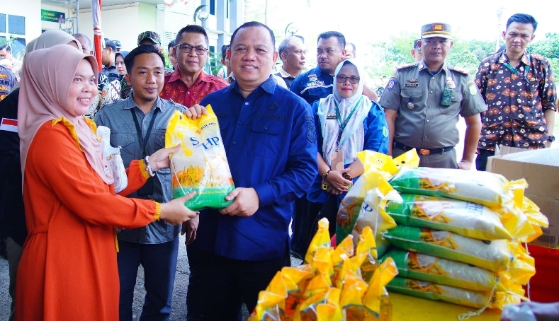 Terus Berlanjut, Gencarkan Upaya Pengendalian Inflasi Daerah Pemkab Muba Gelar Operasi Pasar 