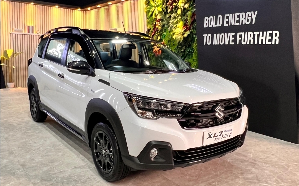 Suzuki Luncurkan New XL7 Hybrid Alpha Kuro, Tampil Lebih Maskulin dengan Sentuhan Warna Hitam