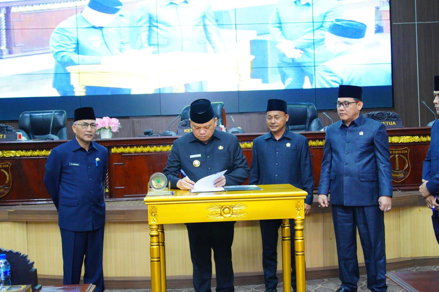 Pj Bupati Muba Tandatangani Pakta Integritas KUA PPAS APBD Tahun Anggaran 2025