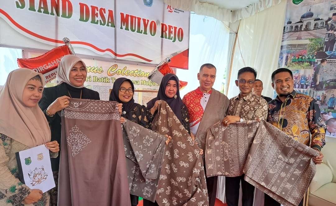 Ternyata Ada Pengrajin Batik Tulis Alam di Desa Mulyo Rejo, Ditampilkan Dalam Sungai Lilin Expo