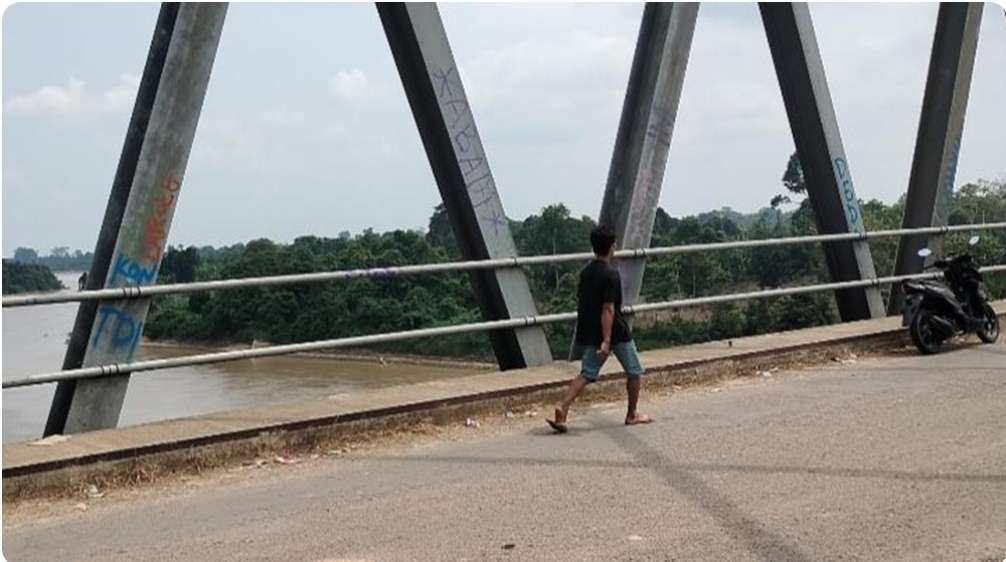Sangat Disayangkan, Jembatan di Sanga Desa Ini Jadi Sasaran Vandalisme, Ini Tanggapan Warga