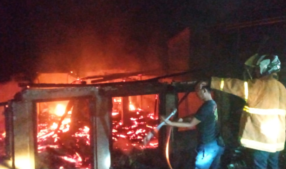 Satu Unit Rumah di Teluk Kijing 1 Lais Terbakar, Kerugian Capai Ratusan Juta