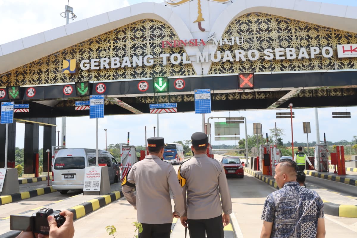 Jelang Nataru 2025–2026, Kapolres Muba dan Kapolres Muara Jambi Tinjau Jalintim dan Kesiapan Jalan Tol
