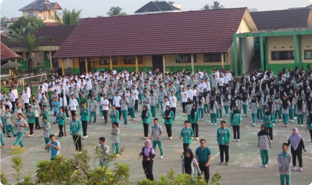 Senam Heboh dan Aksi Gizi Warnai Kegiatan Sehat di MAN 1 Musi Banyuasin