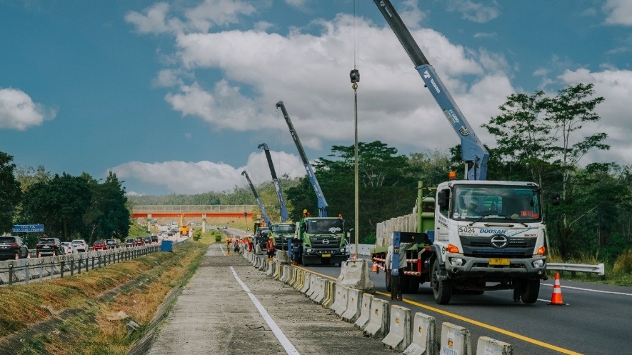 Ada Penambahan Lajur Ke-3 di KM 87 Hingga 110 Tol Cipali, Pengendara Diminta Berhati-Hati