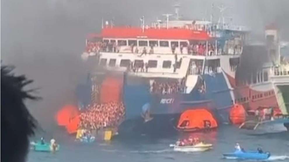 Berhasil Dievakuasi, Semua Penumpang Kapal Ferry KMP Royce 1 Yang Terbakar di Merak Dipastikan Selamat
