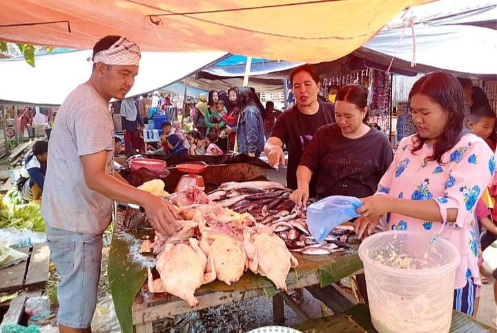 Pasca Tahun Baru Harga Ayam Potong di Kecamatan Sanga Desa Berangsur Turun