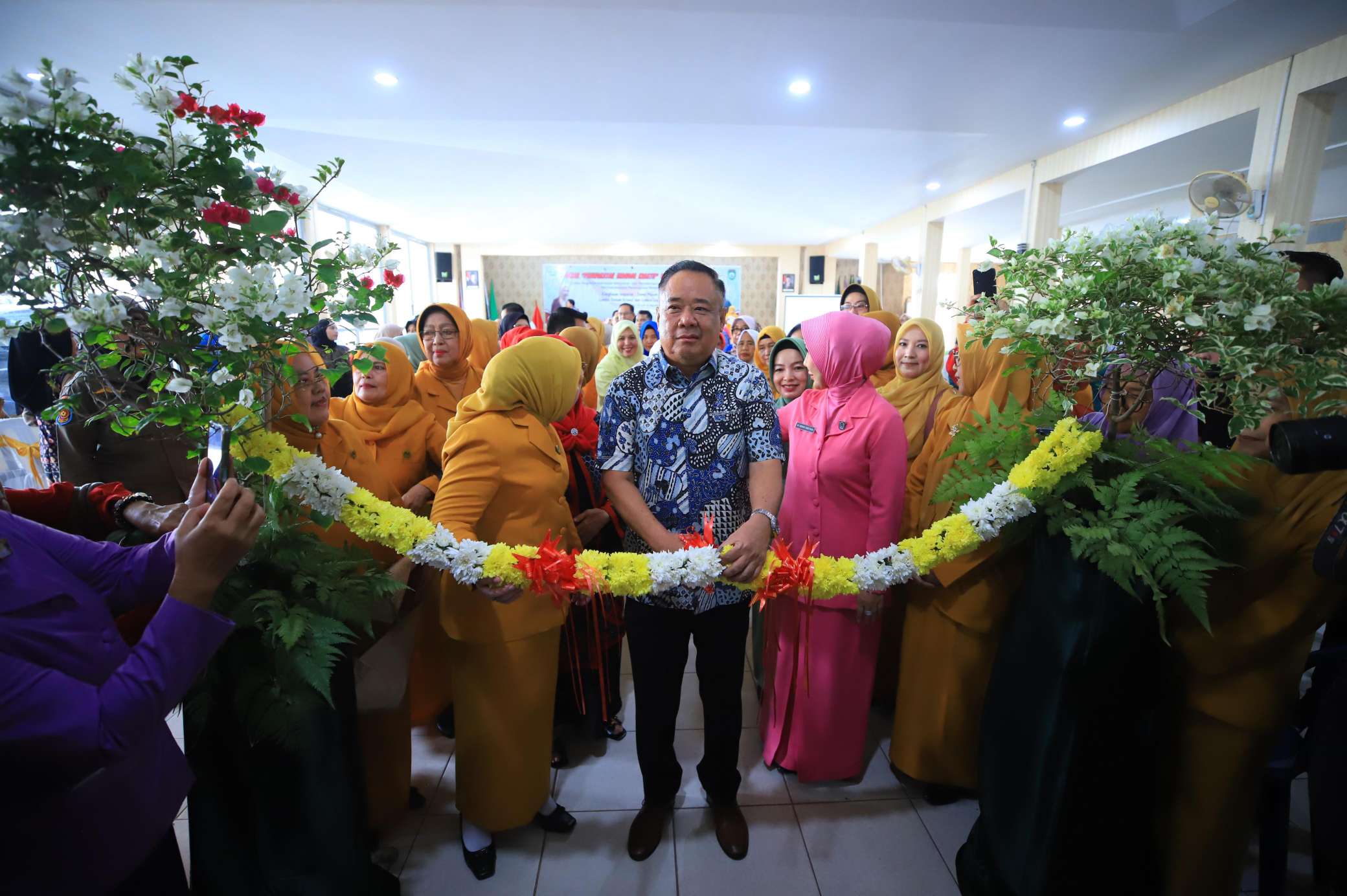 Wagub Cik Ujang Buka Bazar Kemerdekaan BKOW Sumsel, Dorong UMKM Perempuan Tembus Pasar Global