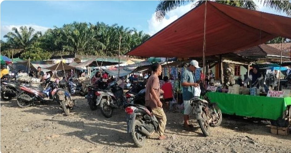 Pengunjung Sudah Ramai, Pedagang Pasar Kalangan di Sanga Desa Auto Senyum