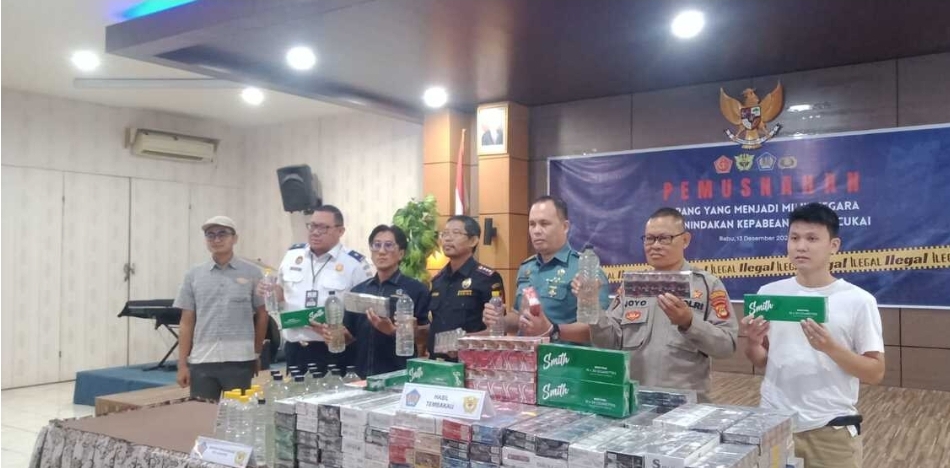 Musnahkan Jutaan Batang Rokok dan Mikol Ilegal, Hasil Tangkapan Bea Cukai Palembang