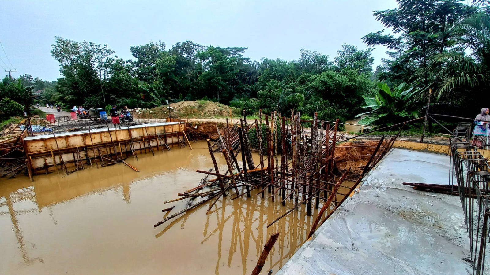 Pembangunan Jembatan di Desa Mulyo Sudah Capai 30 Persen