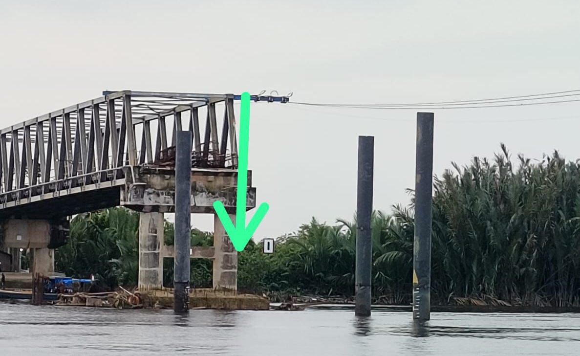 Tongkang Tabrak Tiang Pancang Jembatan Lalan, Warga Desak Pembangunan Segera Dilanjutkan