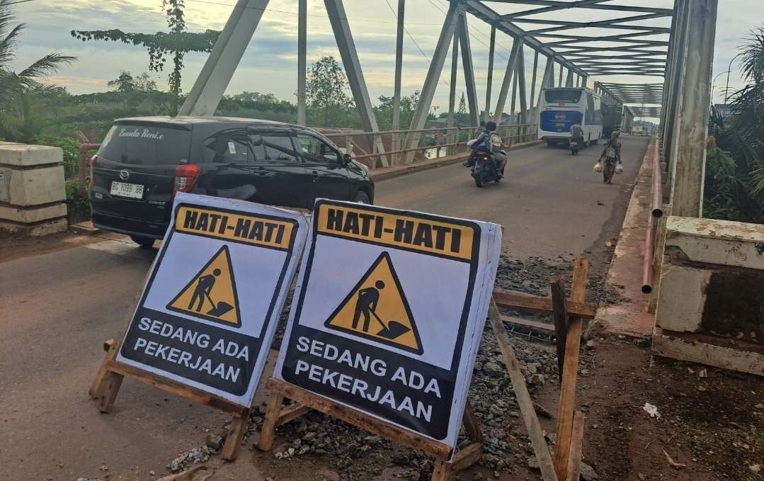 Perbaikan Jembatan Sungai Lilin, Pengendara Diminta Waspada dan Bersabar