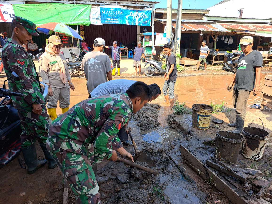 Benahi Jalan Simpang Puskesmas, Forkopimcam dan Lurah Turun Ke Lokasi, Ini Himbauan Camat