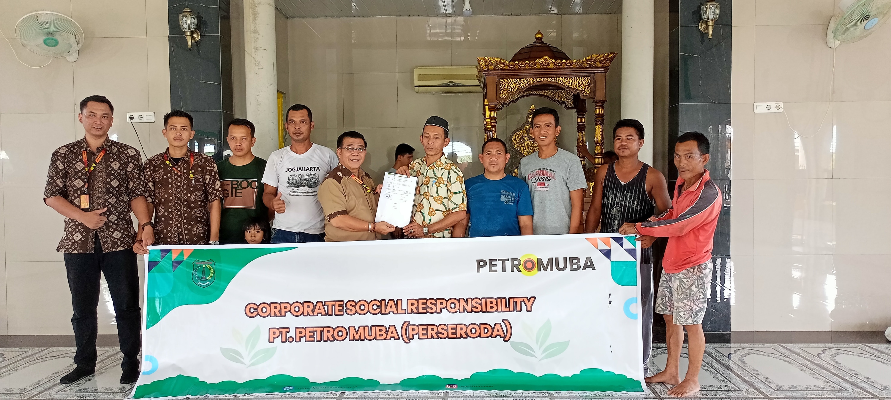 PT Petro Muba Serahkan Bantuan CSR Mimbar Khotbah 