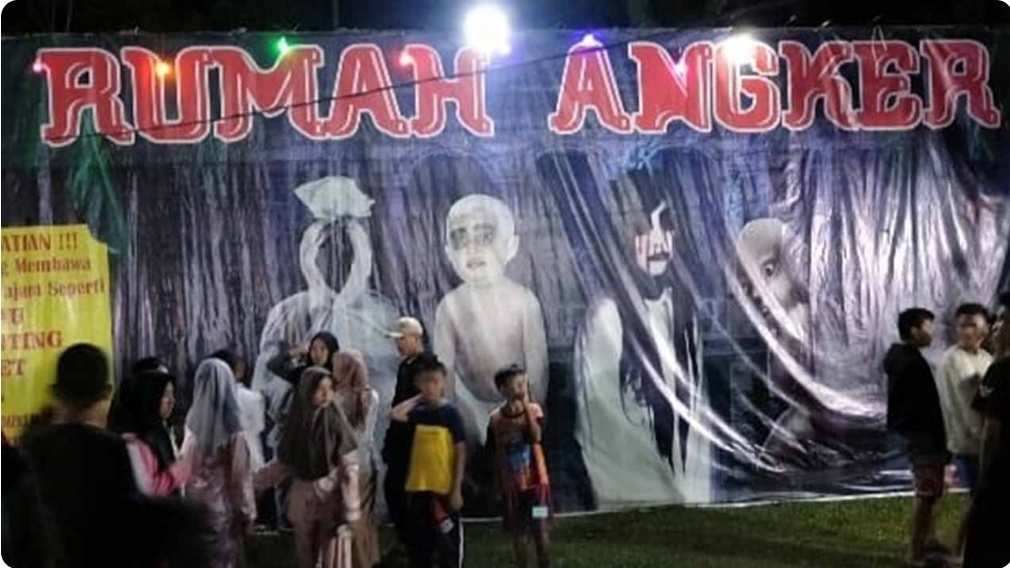 Warga Sanga Desa Antusias Kunjungi Pasar Malam di Ngulak 3